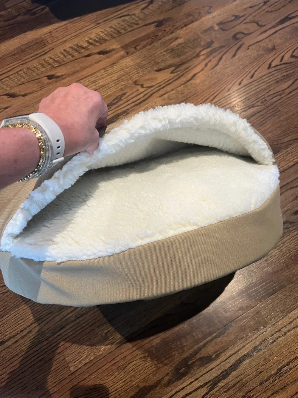 Snoozer Cozy Cave Orthopedic Dog Bed. Small. NWOT. Khaki Beige.